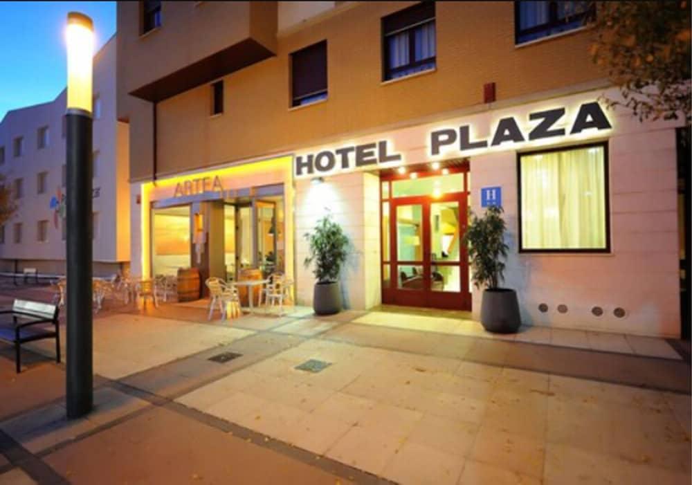Plaza Hotel 3*