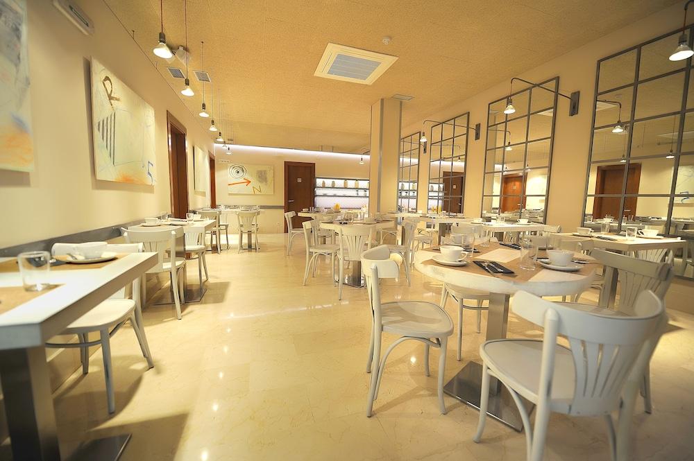 Hotel Plaza 3*