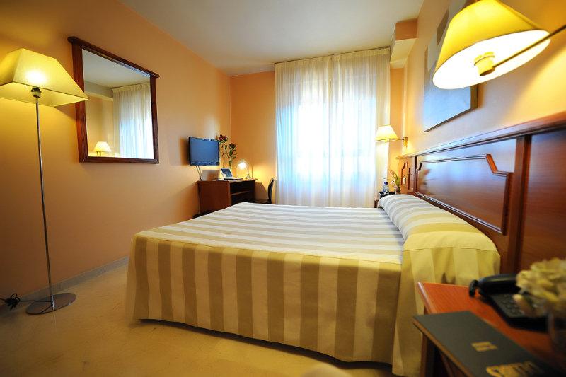 Plaza Hotel Pamplona